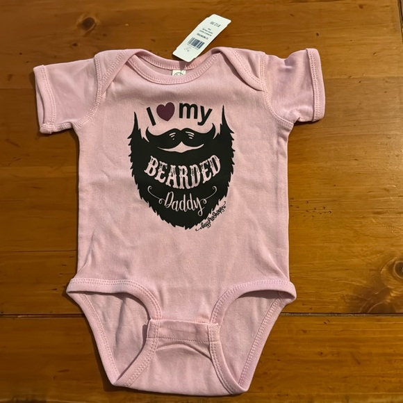 Bass Pro Shops infant onesie “I ❤️ my bearded daddy” NWT - Picture 1 of 5
